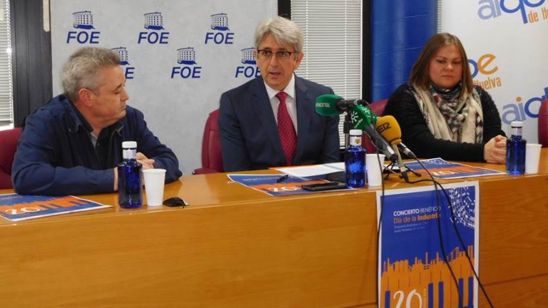 El presidente de la AIQBE, José Antonio Agüera, ha presentado esta mañana las actividades que la Asociación onubense ha organizado con motivo del Día de la Industria