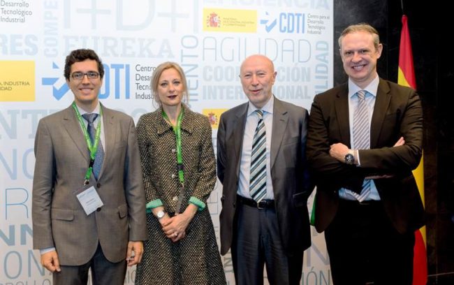 De izquierda a derecha: Javier Brañas (SusChem España), Clara Eugenia García (MINECO), Francisco Marín (CDTI) y Juan Antonio Labat (Feique).