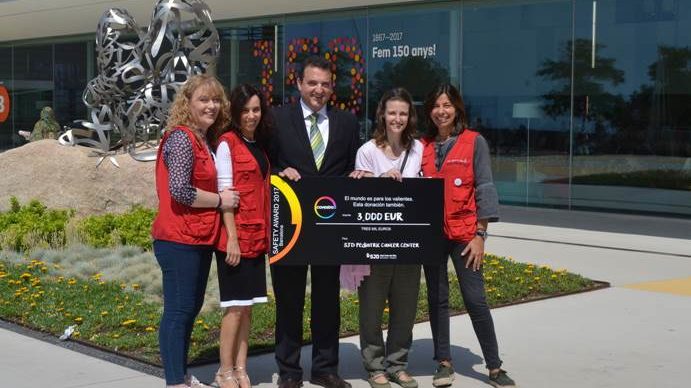 Covestro hace entrega de su donación para poner en marcha el ‘SJD Pediatric Cancer Center Barcelona’