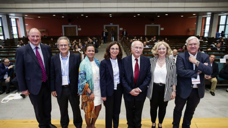 Mesa Redonda Innovación y Futuro