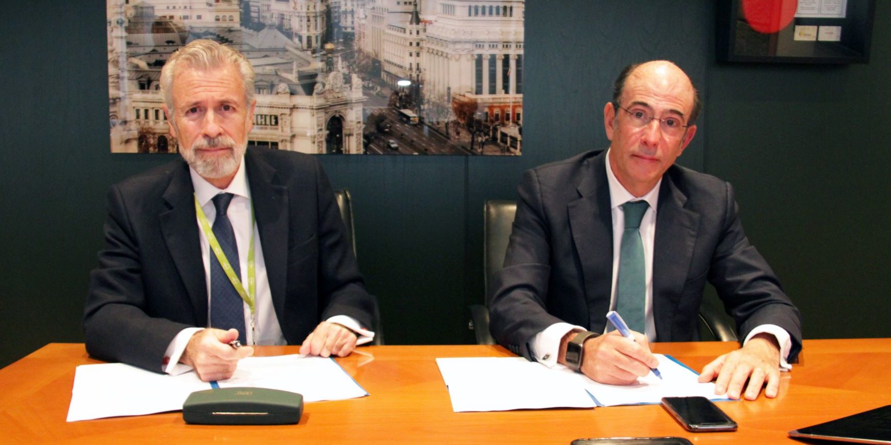 Foto firma acuerdo Inerco (002)