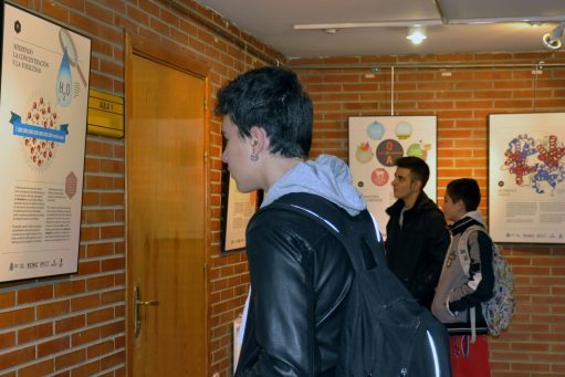 entre-moleculas-exposicion-640×341
