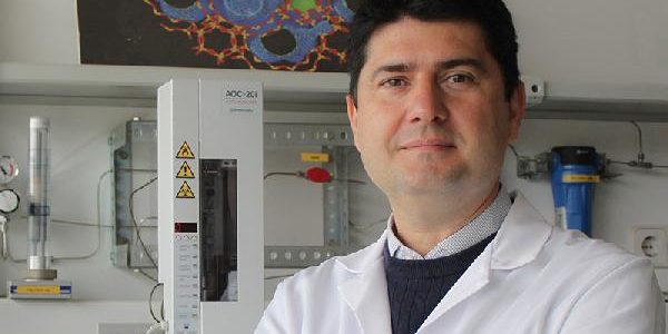 RUVID UA Javier Garcia Martinez en laboratorio UA