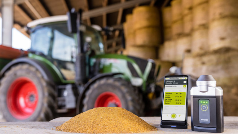 Mobile NIR Spectroscopy Solution for the feed industry / Mobile NIR-Spektroskopielösung für die Futtermittelindustrie