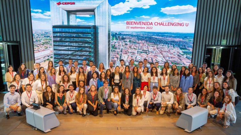 Un centenar de jóvenes se incorpora a Cepsa para impulsar su nueva estrategia