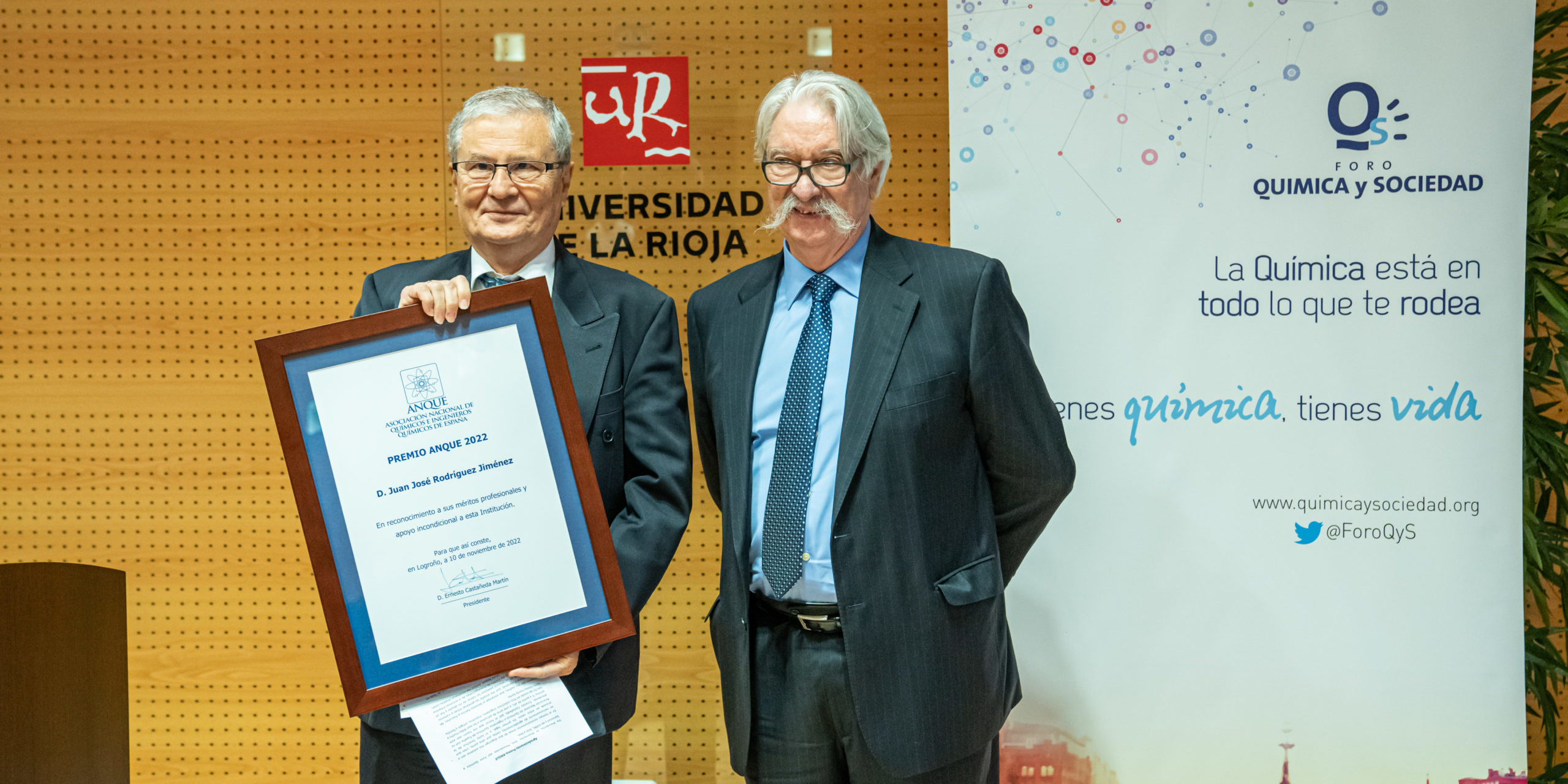 Día de la QuímicaCiencias básicas para el desarrollo. Tecnol