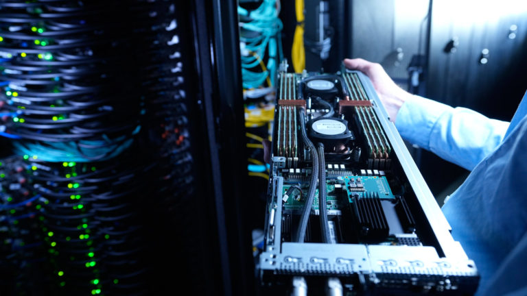 Quriosity – der Supercomputer der BASF / Quriosity – BASF‘s supercomputer
