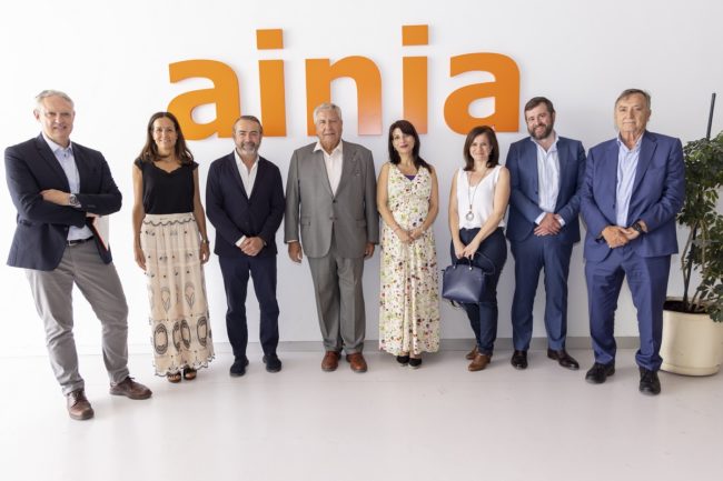 ainia