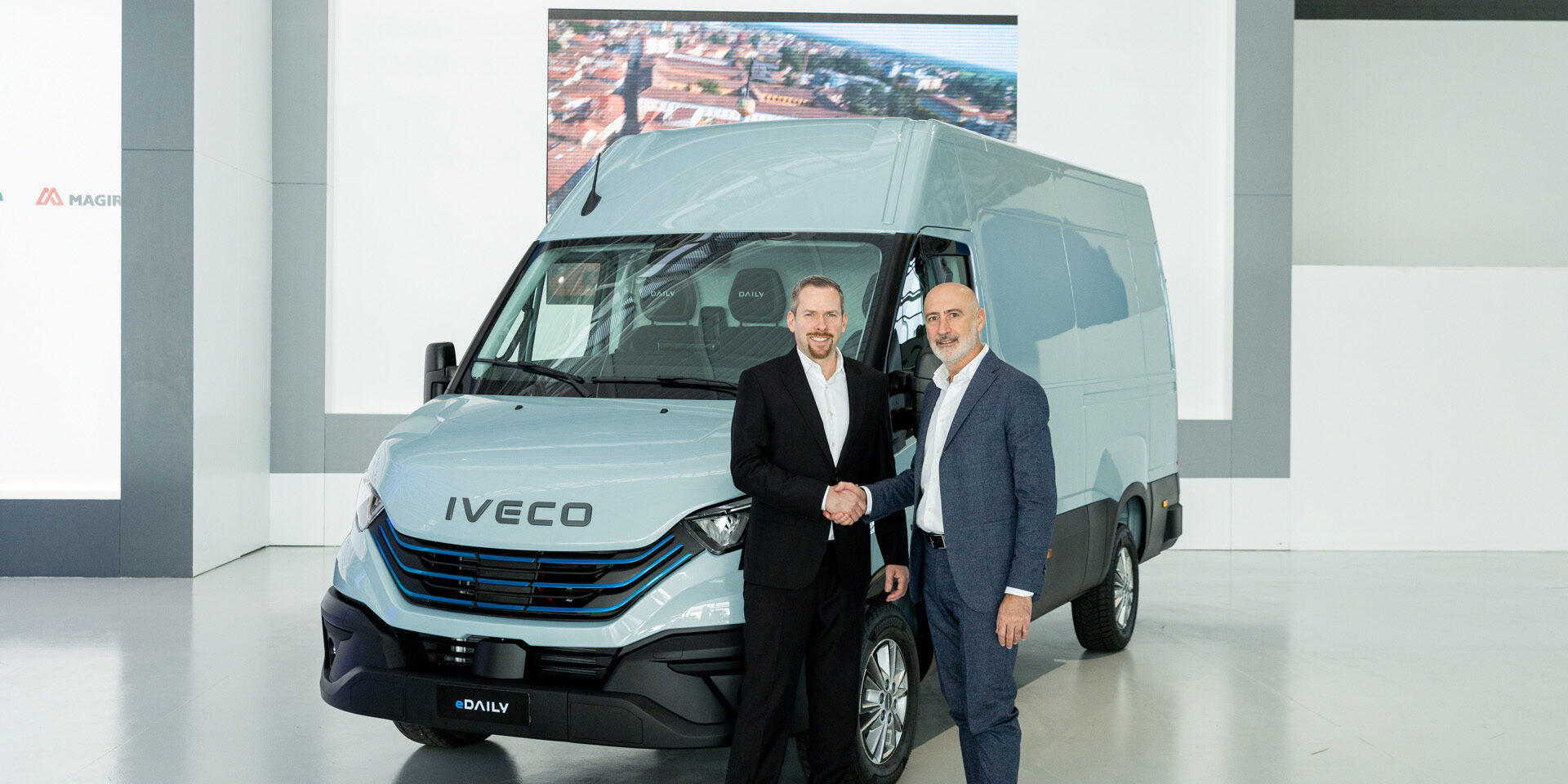 Iveco Group wählt BASF als ersten Recyclingpartner für Batterien aus Elektrofahrzeugen / Iveco Group chooses BASF as first recycling partner for electric vehicle batteries Solución de reciclaje para las baterías de vehículos eléctricos