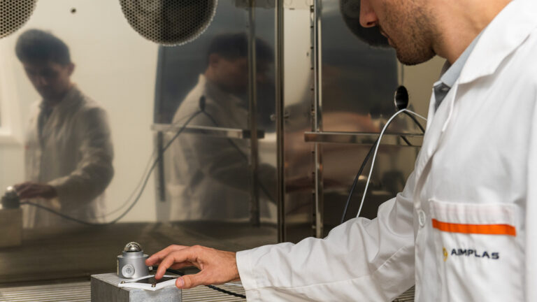 plásticos reciclados a partir de residuos de la automoción