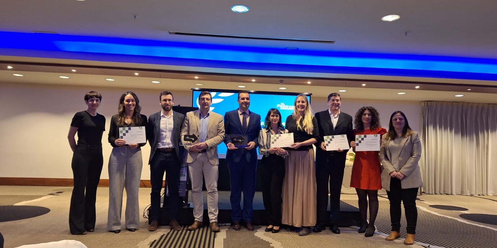 entrega premios (002) MeetingPack 2024 premia dos innovaciones en envase barrera libre de metales y reciclables