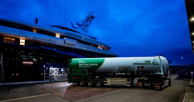 Feadship fueling 2