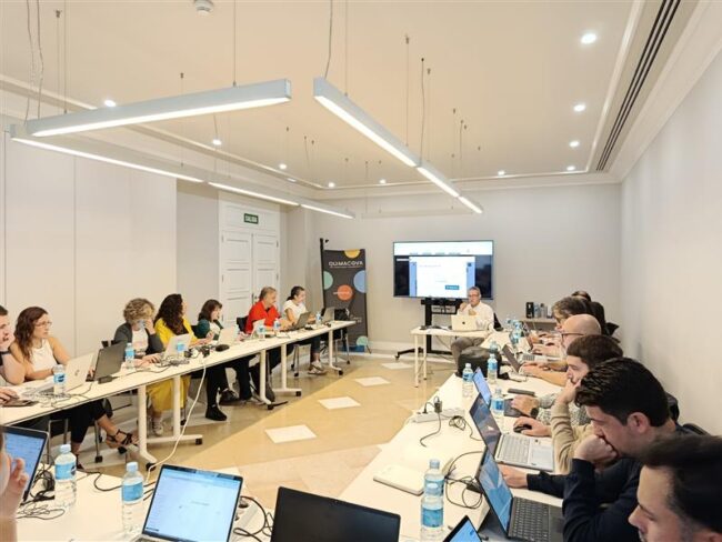 Primera sesión del programa de formación IA en el sector químico